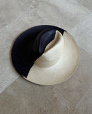 Color blocked HAT negro