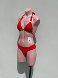 Bikini clasp dorados en rojo