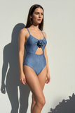 Entero denim con rosa removible