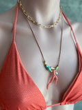 Collar con coral de cerámica y gold chain