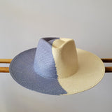 Color blocked HAT celeste