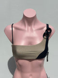 Asimetrico One shoulder chain Black/ camel)